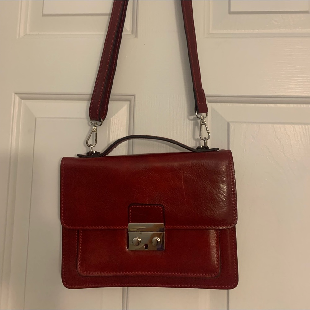 Gorgeous leather burgundy satchel tote.